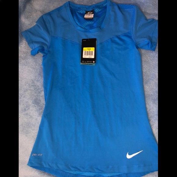 Nike Tops - Nike Pro Dri-Fit shirt